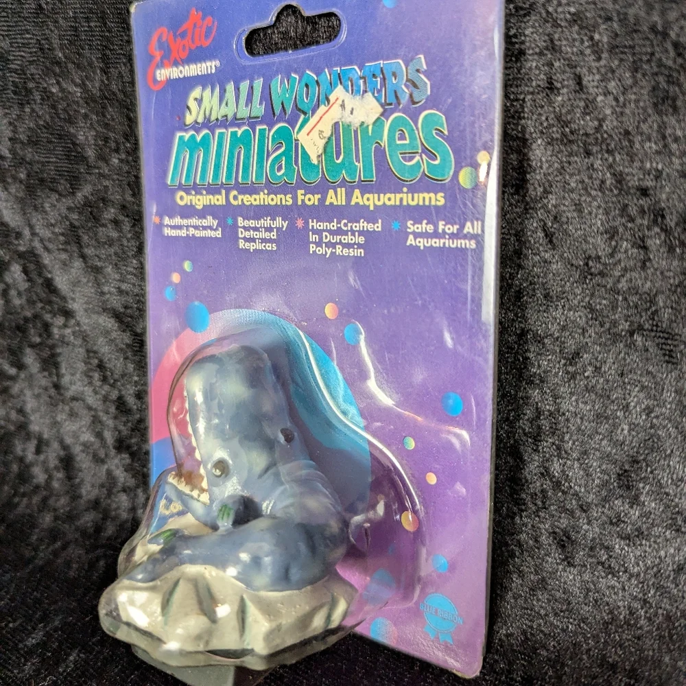 NOS Small Wonders Miniatures Aquarium Decor Open Wide Whale Figure